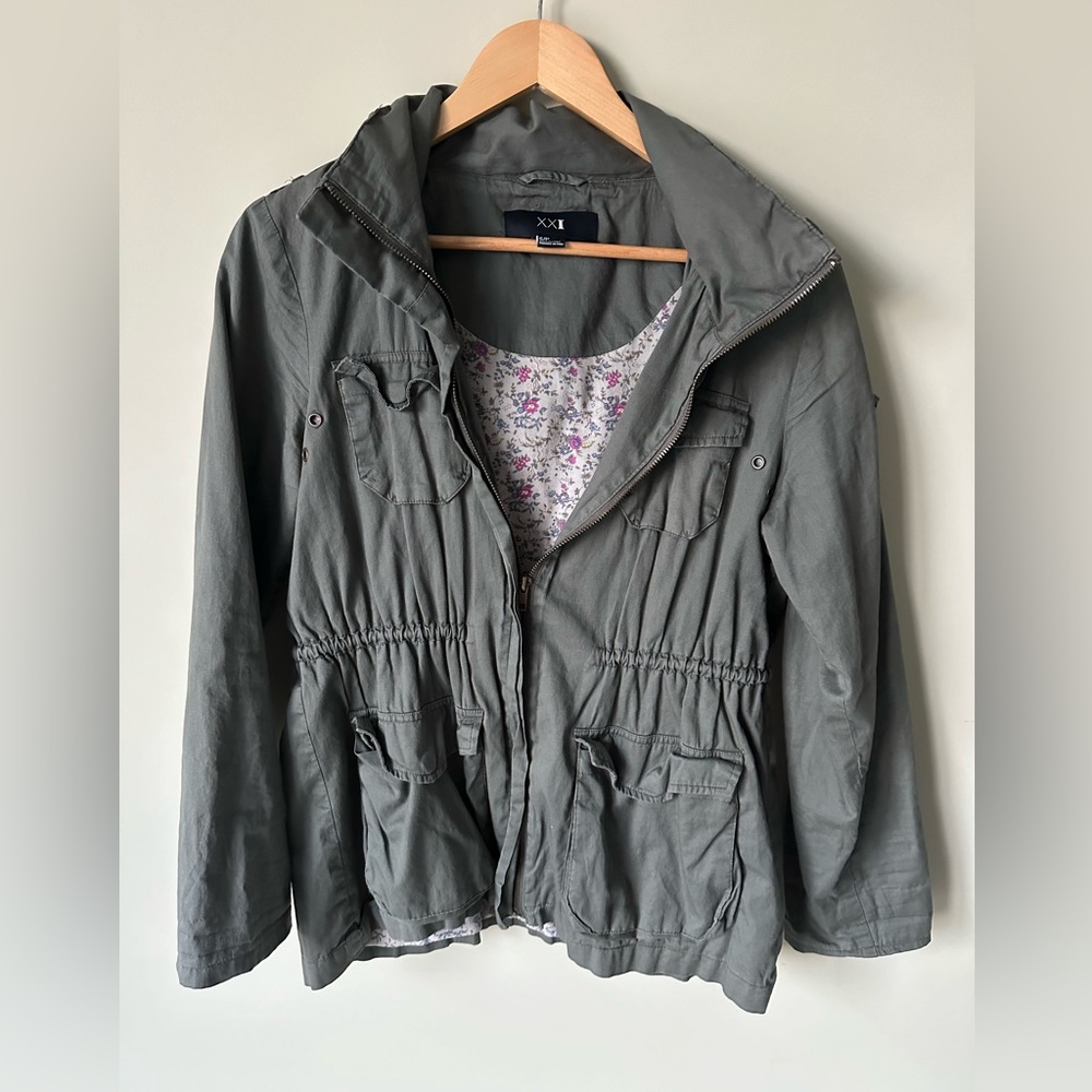 Forever 21 Green Lightweight Utility Jacket in Small